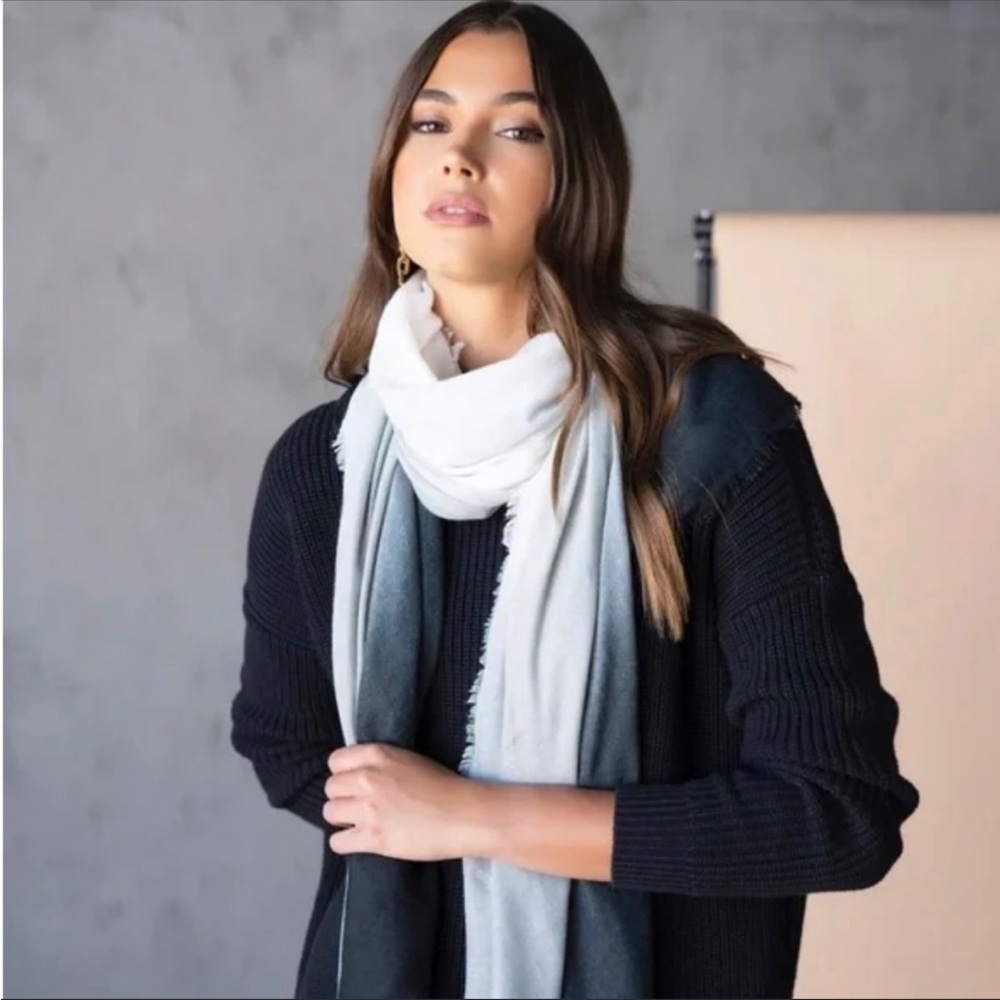 Cushnie Grey Horizon Ombre Scarf Wrap, Brand New In Packaging!